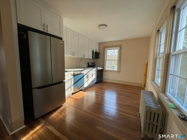 Building Photo - 482 W Main St