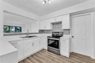 Building Photo - 3040 NW 96th St