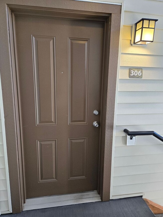 Building Photo - Wonderful Overlook at Timberland 1 BR 1 BA Condo