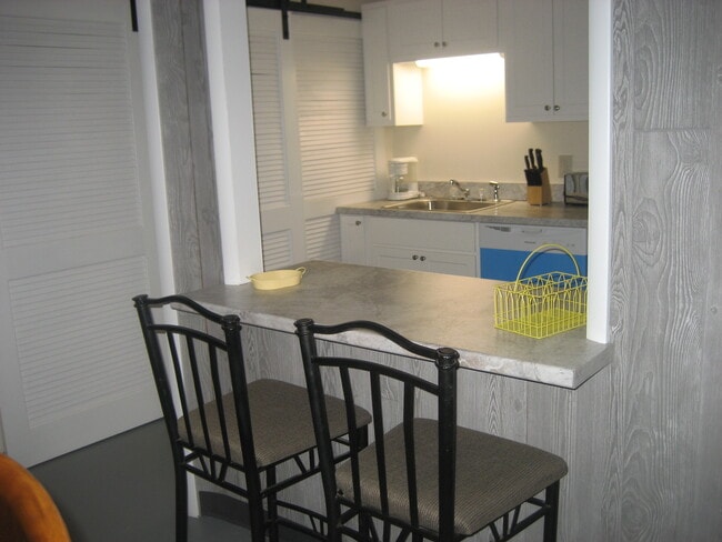 Foto del edificio - 7620 Watson Rd