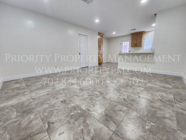 Foto del edificio - GORGEOUS SPRING VALLEY COTTAGE !  2 Bed + ...