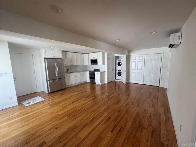 Photo - 505 S Main St Apartment