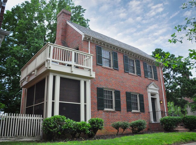 Foto del edificio - 3233 W Franklin St