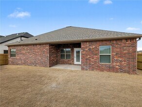 Building Photo - 6807 SW Basswood Ave