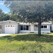 Building Photo - 840 SW 64th Terrace