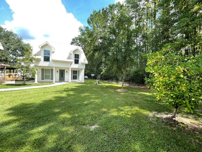 Foto del edificio - 24879 Blood River Rd