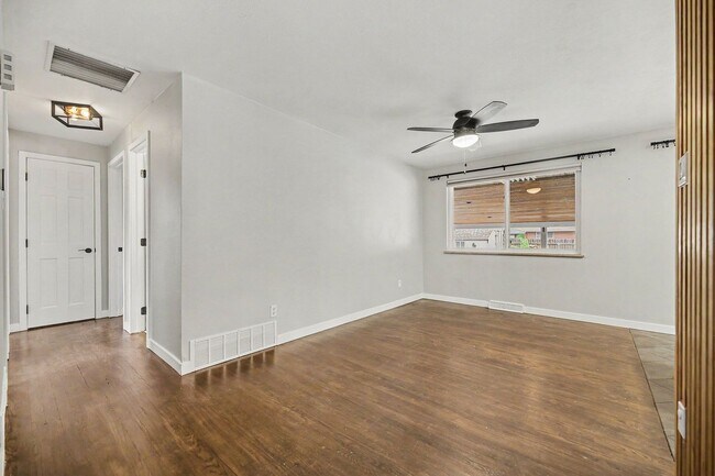 Foto del edificio - 6762 Harlan St