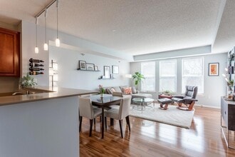 Building Photo - 545 N 1st St