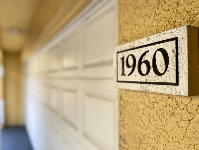Foto del edificio - Spacious 2BD/2BA Visconti Townhome with 2-...