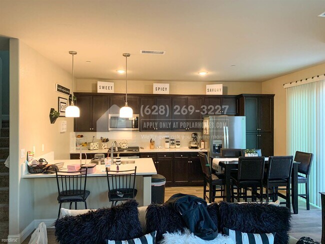 Foto del edificio - 3 br, 2.5 bath House - 6226 East Nala Drive -