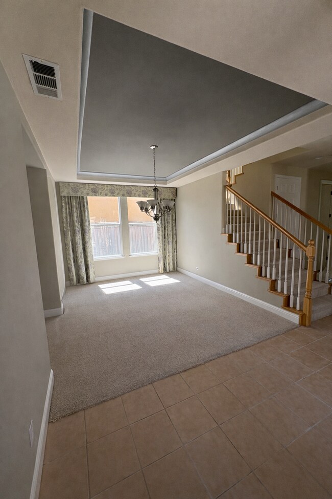 Foto del edificio - Spacious 3,400 sq foot home. 4 bedroom 4 bath Prime San Jose location