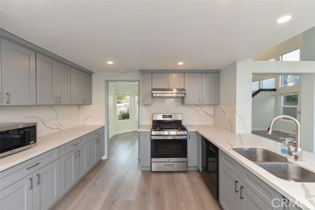 Building Photo - 8 Coromande