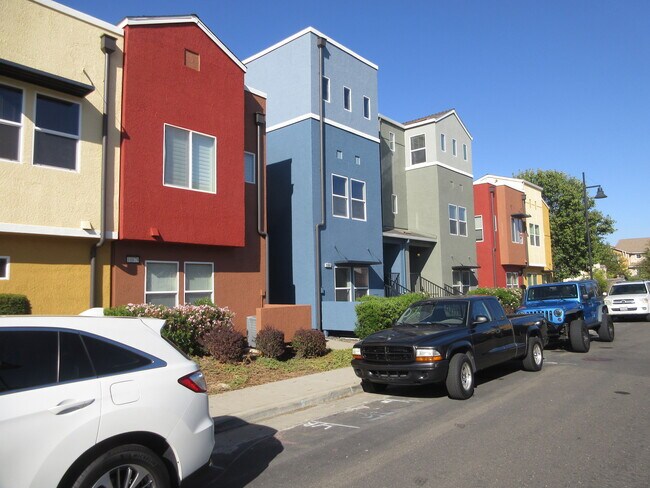 Modern quiet neighborhood - 10877 Wraysbury Way
