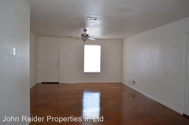 Building Photo - 107 W Dove Ln