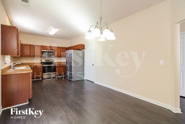 Building Photo - 1901 Harvick Ct