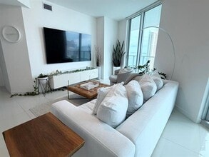 Building Photo - 300 S Biscayne Blvd