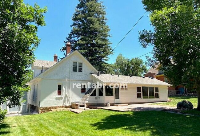 Building Photo - 1029 9th Street