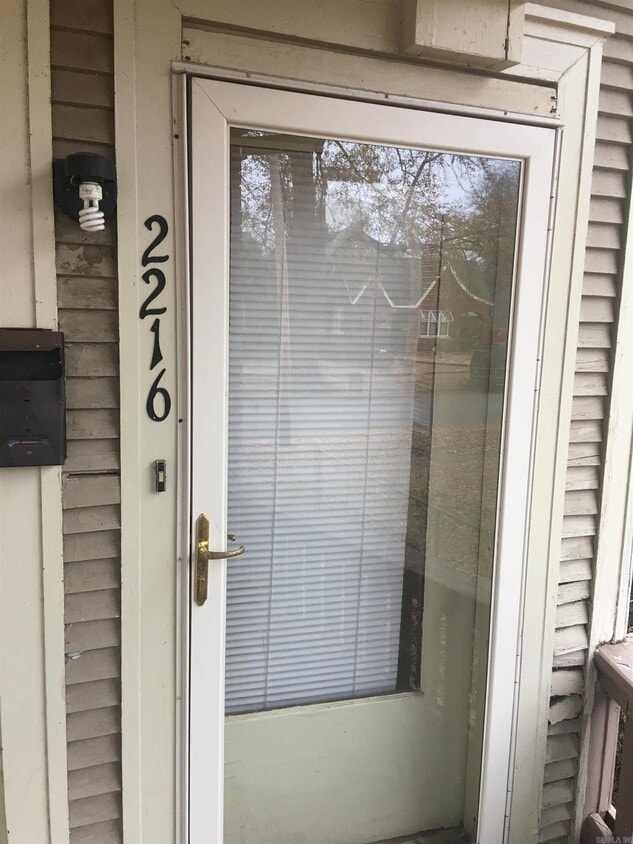 Foto principal - 2216 S Izard St