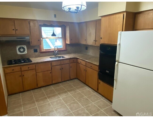 Foto del edificio - 693 Linden Ave