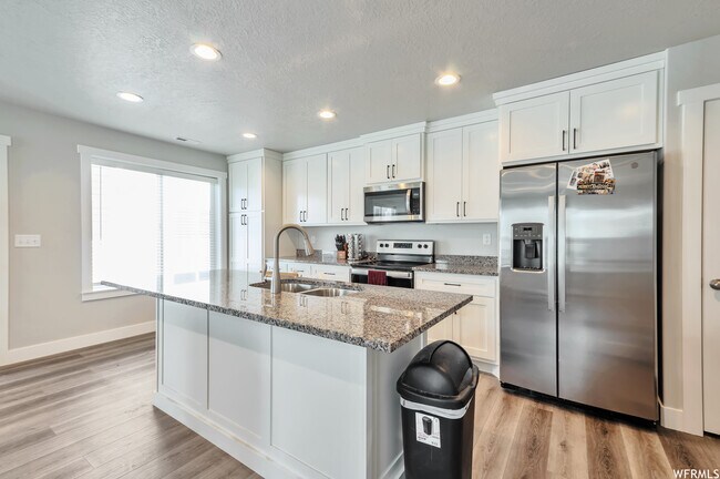 Foto del edificio - 2782 W 4140 S