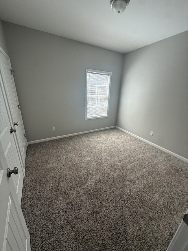 Foto del edificio - 124 Heyward Dr