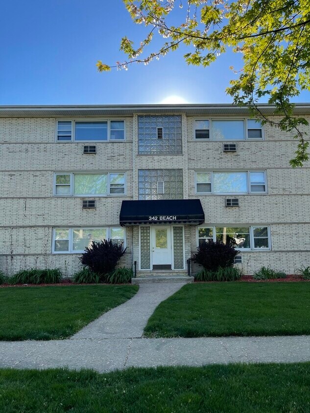 Primary Photo - 342 Beach Ave