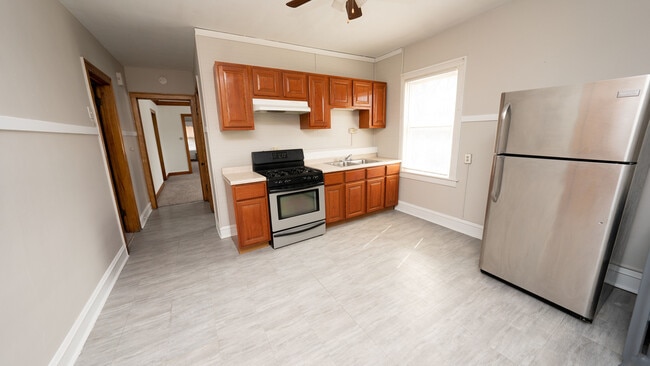 Foto del edificio - 1216 N Springfield Ave