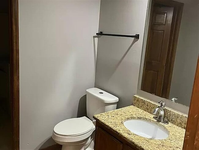 Building Photo - Comfortable home A23