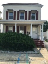 Building Photo - 157 S Main St