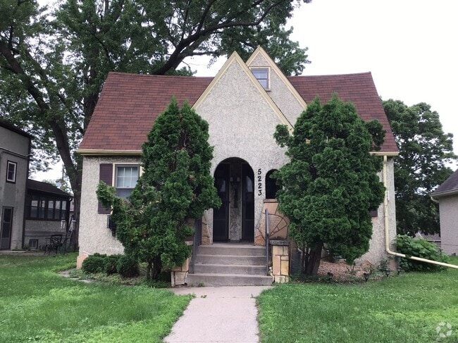 Building Photo - 5223 Bloomington Ave