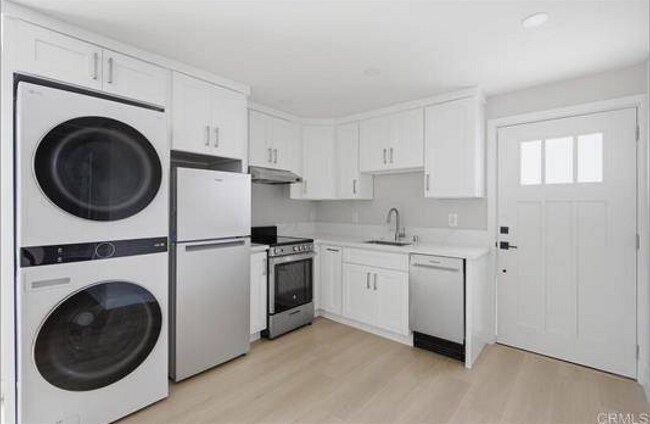 Foto del edificio - 14547 Kittery St