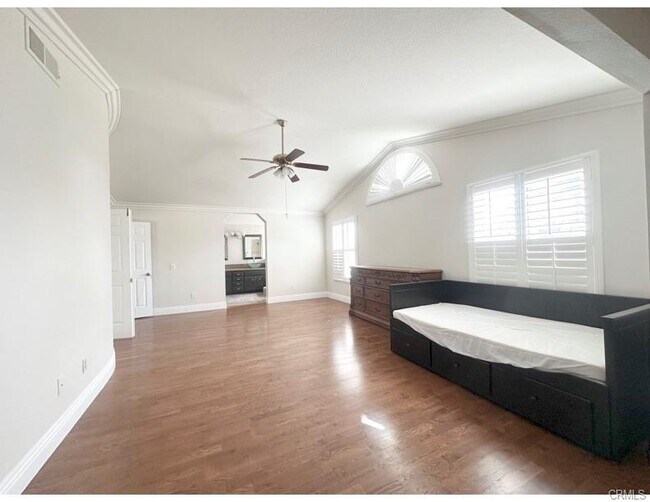 Building Photo - 19852 E Round Hill Ln