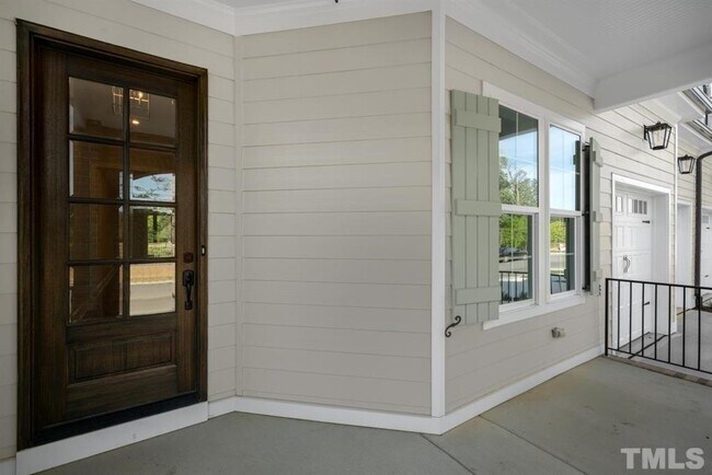 Building Photo - 1127 Laurelwood Dr