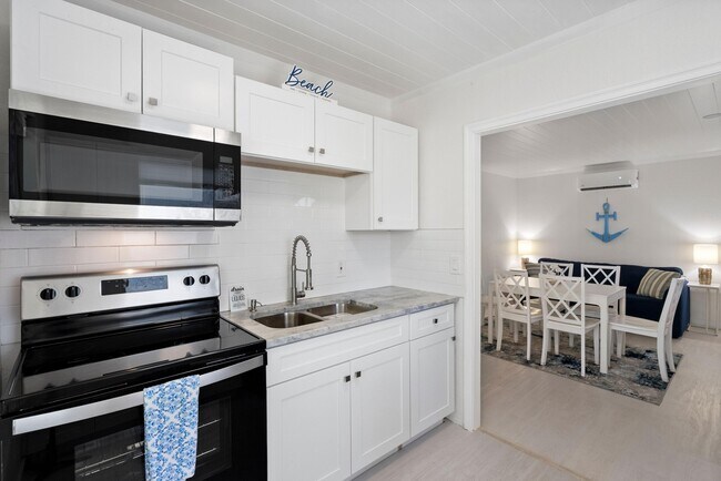 Building Photo - 670 Hernando St