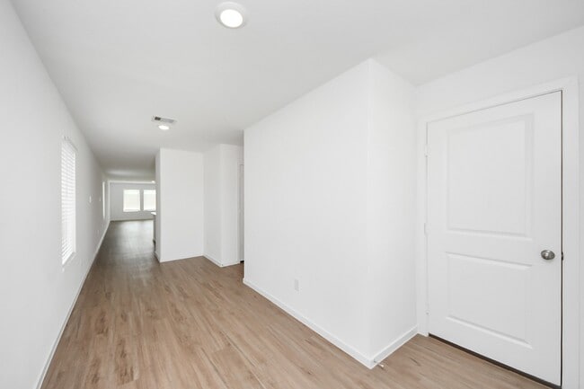 Foto del edificio - 3037 Pensacola Dr