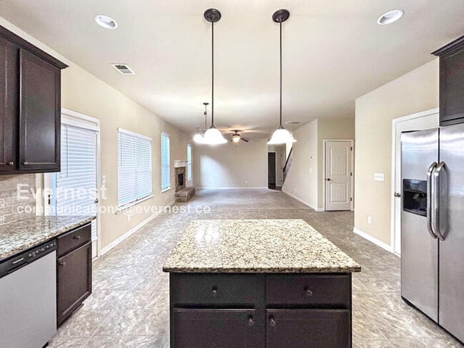 Building Photo - 350 Adverstone Ct