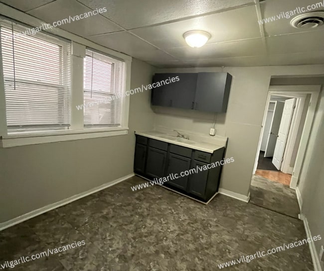 Building Photo - 658 Connecticut St