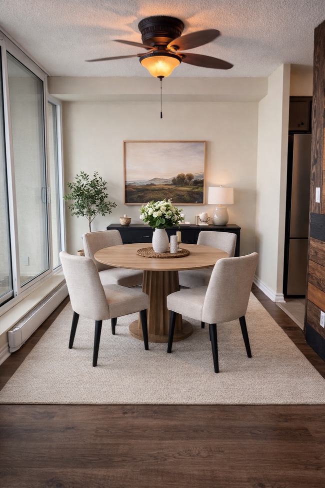 Building Photo - 155 Front St N