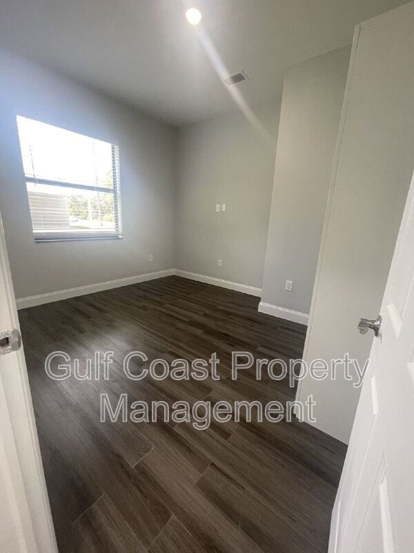 Building Photo - 139 Greenbriar Blvd
