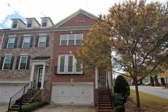 Building Photo - 7605 Lowery Oak Dr