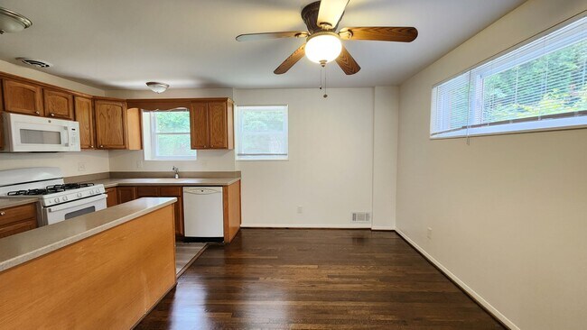 Foto del edificio - Arlington 3 Level Rowhouse
