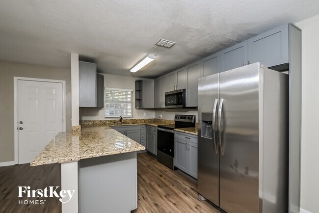 Building Photo - 7610 S Sherrill St