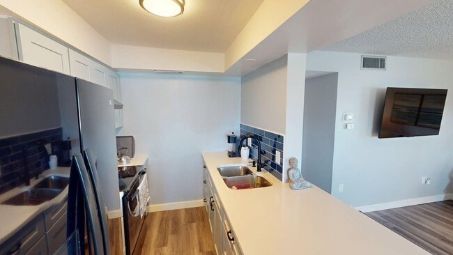 Foto del edificio - 105 47th Ave Dr W