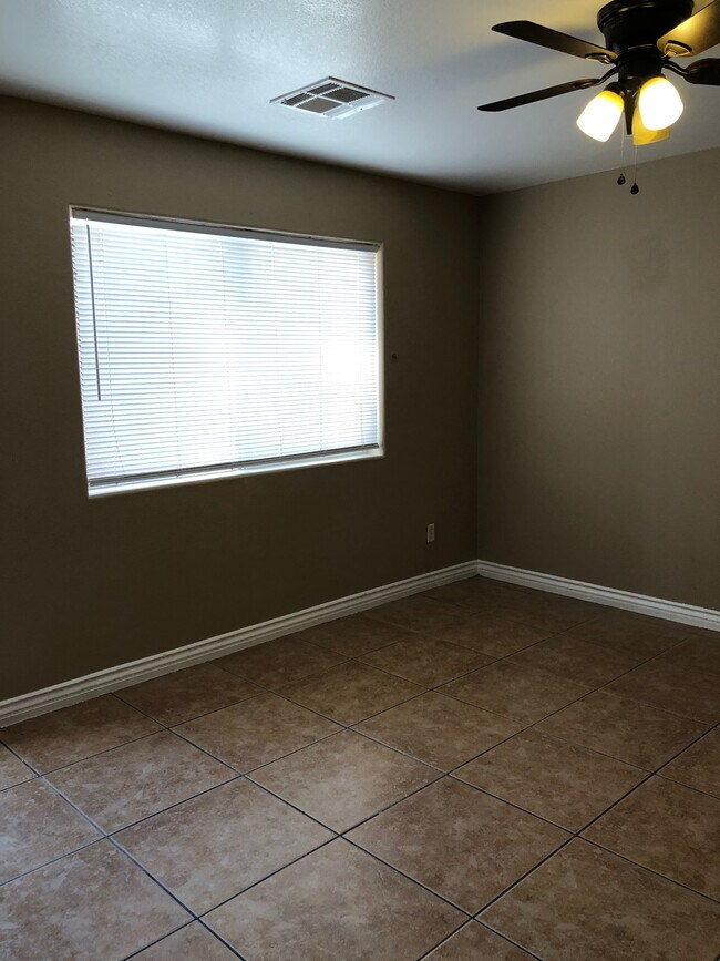 Building Photo - 5213 Redberry St