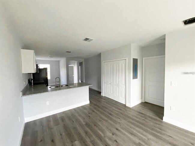 Foto del edificio - 801 S Thorpe Ave