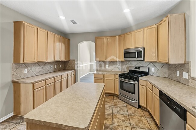 Foto del edificio - 710 Single Pine Ct