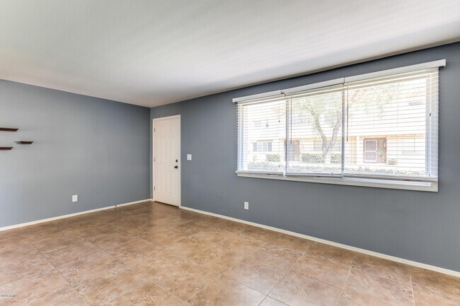 Foto del edificio - 6957 E Osborn Rd