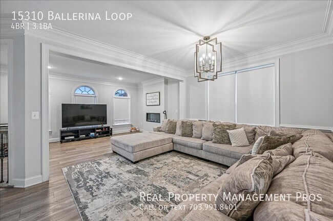 Foto del edificio - 15310 Ballerina Lp