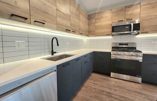 Foto del edificio - 3710 N Kenmore Ave