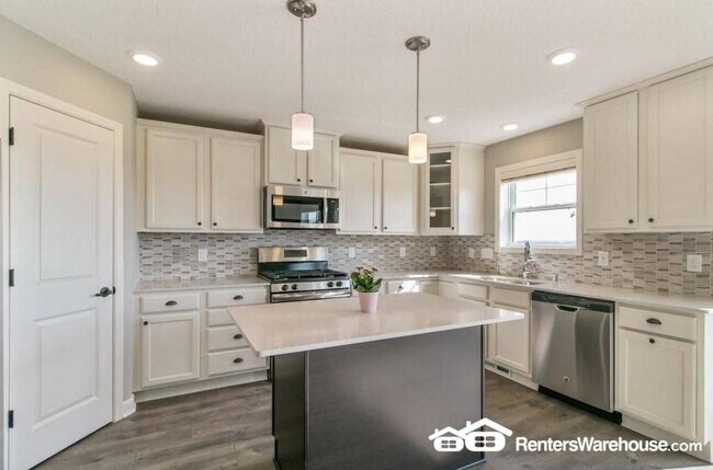 Foto del edificio - 9939 5th St Ln N